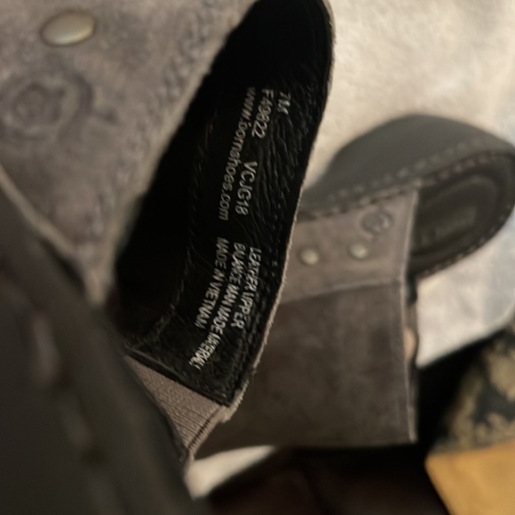 Born Majesty Gray Leather Studded Slip On Clogs Shoes Womens 7 M NEW WITHOUT BOX - Picture 2 of 6